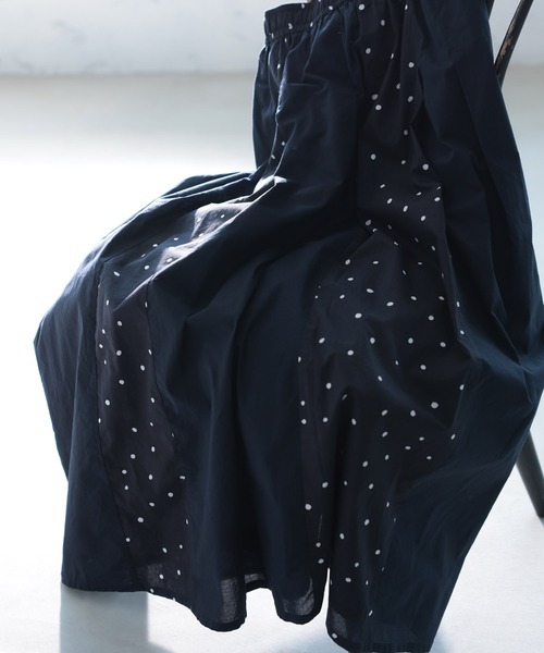 soulberry(ソウルベリー)の「「わがまま別注」夜空のスキマの星屑スカート(スカート・レディース・ネイビー・5L/4L/3L/LL/L/M)」の2枚目の写真