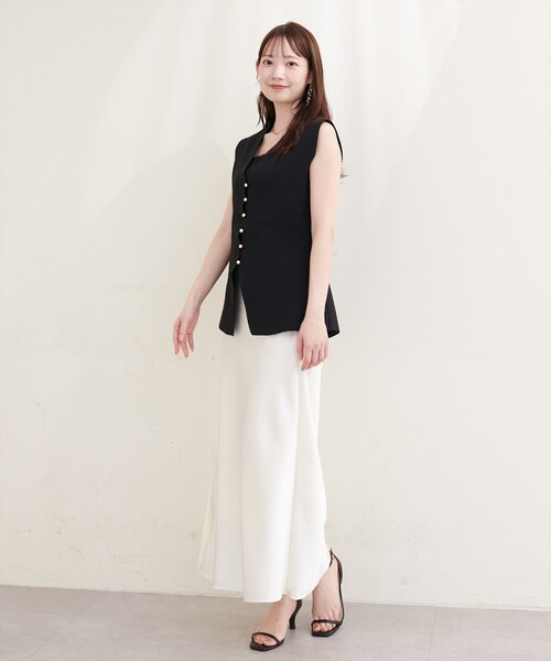 natural couture(ナチュラルクチュール)の「〈Erikoコラボ〉ゴールド釦ニットベスト(ベスト・レディース・ブラック/アイボリー/ベージュ/ブラウン・FREE)」の12枚目の写真