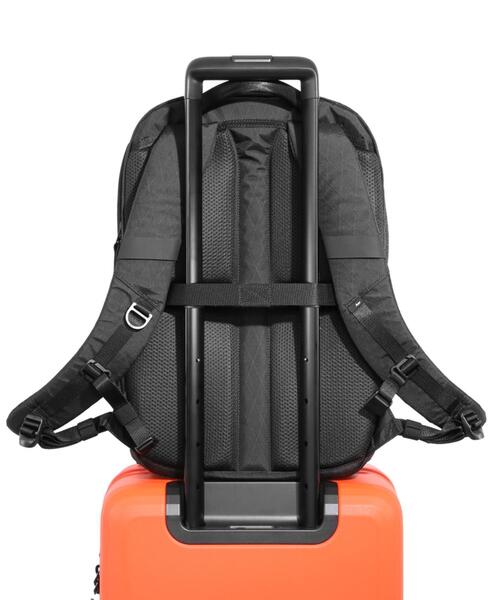 Aer(エアー)の「Aer(エアー)City Pack Pro 2 24L X-Pac(バックパック/リュック・メンズ・ブラック・F)」の4枚目の写真