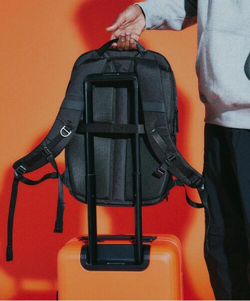Aer(エアー)の「Aer(エアー)City Pack Pro 2 24L X-Pac(バックパック/リュック・メンズ・ブラック・F)」の2枚目の写真