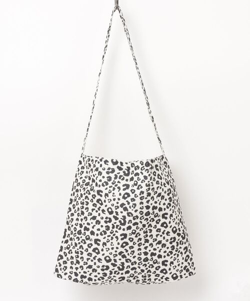 tunee(チュニー)の「ヒョウ柄キャンバスショルダーバッグ/レオパード/レディース(DAY)(ショルダーバッグ・レディース・ホワイト/ブラウン・FREE)」の11枚目の写真