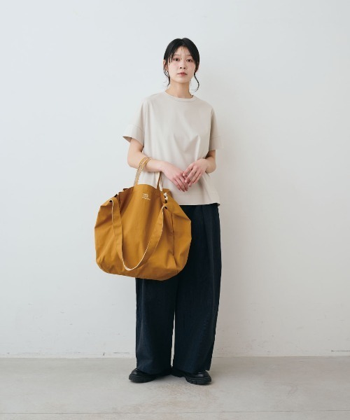 THREE FIFTY STANDARD（スリーフィフティースタンダード）の「ＴＨＲＥＥ　ＦＩＦＴＹ　ＳＴＡＮＤＡＲＤ　キャンバス素材のショルダー付きトートバッグ〈パンプキン〉（トートバッグ・レディース・オレンジ・ONE SIZE）」の4枚目の写真