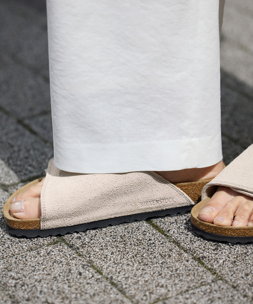 IENA(イエナ)の「ベイクルーズ限定モデル BIRKENSTOCK/ビルケンシュトック SOLANA サンダル(サンダル・レディース・ブラウン/チャコールグレー/アイボリー・38/37/36/35/39)」の4枚目の写真