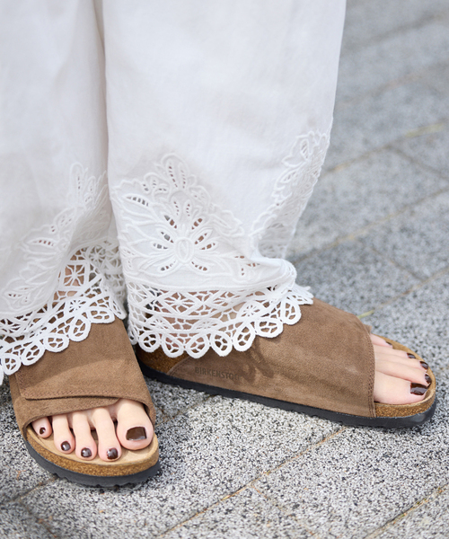 IENA(イエナ)の「ベイクルーズ限定モデル BIRKENSTOCK/ビルケンシュトック SOLANA サンダル(サンダル・レディース・ブラウン/チャコールグレー/アイボリー・38/37/36/35/39)」の15枚目の写真
