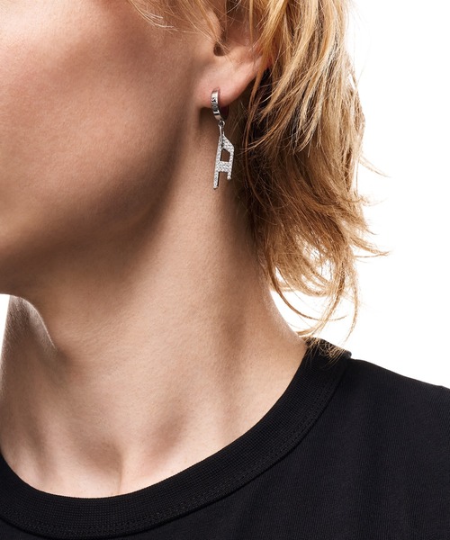 DIESEL(ディーゼル)の「ディーゼル アクセサリー ユニセックス ピアス シルバー DX1706040(ピアス(片耳用)・メンズ・シルバー・FREE)」の4枚目の写真
