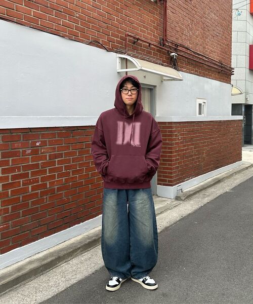 DESIRED（デシレッド）の「ピグメントグラフィックフードパーカー-FASK5107B0R（パーカー・レディース・バーガンディー・MEDIUM/LARGE/X-LARGE）」の4枚目の写真