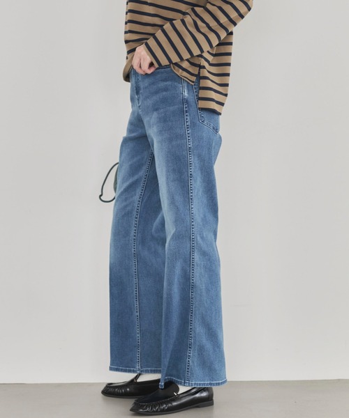 Doux archives(ドゥアルシーヴ)の「セミフレアストレッチデニムパンツ(デニムパンツ・レディース・ブルー/ブラック/ベージュ・SMALL/MEDIUM)」の19枚目の写真