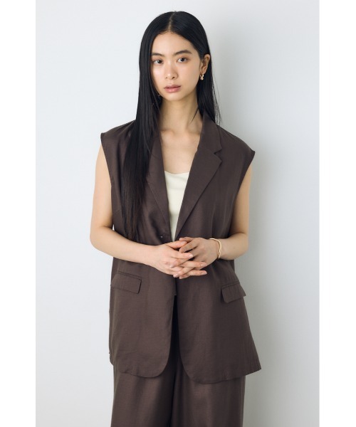 AZUL by moussy（アズールバイマウジー）の「【セットアップ対応】【身長/骨格別着用画像あり】リネンブレンドテーラードベスト（ベスト・レディース・ブラック/ベージュ/ブラウン・FREE）」の2枚目の写真