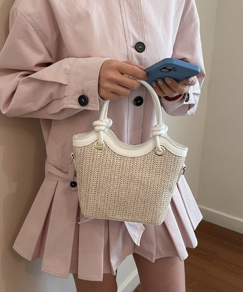 Ritzy(リッツィー)の「編みラフィア × レザー切替 2WAY ミニカゴバッグ(かごバッグ・レディース・ブラック・FREE)」の4枚目の写真