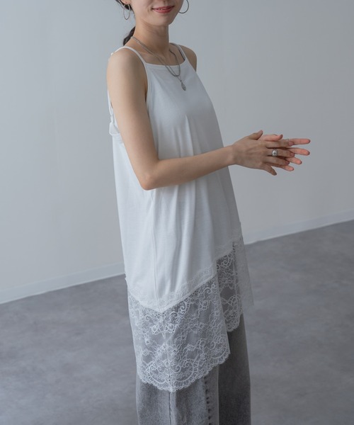 ANNA LUNA(アンナルナ)の「【ANNA LUNA】 裾レース が可愛い キャミソール(キャミソール・レディース・ブラック/オフホワイト・MEDIUM)」の4枚目の写真