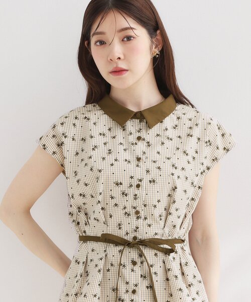 couture brooch(クチュールブローチ)の「【洗える】フラワープリント チェックシャツ(シャツ/ブラウス・レディース・ベージュ系1/ブラック系1・40/36/38/42)」の13枚目の写真