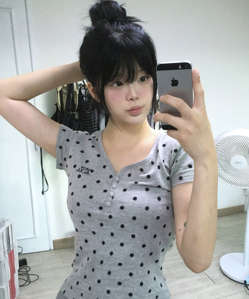LUVISTRUE(ラヴイズトゥルー)の「BASIC ILOVEU SHORT DOT SLEEVE TEE(GRAY)(Tシャツ/カットソー・レディース・その他・FREE)」の3枚目の写真