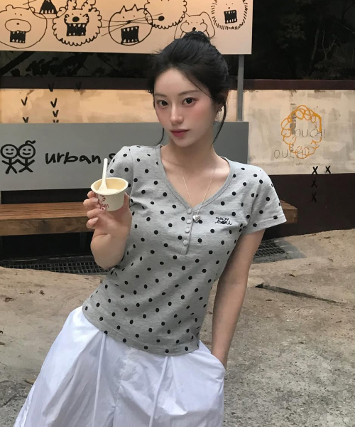 LUVISTRUE(ラヴイズトゥルー)の「BASIC ILOVEU SHORT DOT SLEEVE TEE(GRAY)(Tシャツ/カットソー・レディース・その他・FREE)」の4枚目の写真