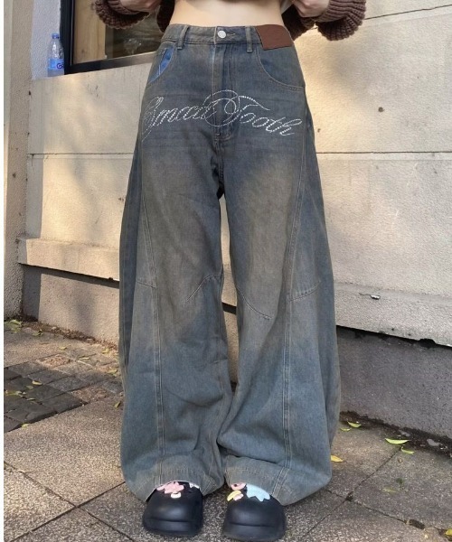 新品タグ付き  デニムラインストーン パンツ　XS セール】ラインストーン英字ロゴデニムワイドパンツ（デニムパンツ