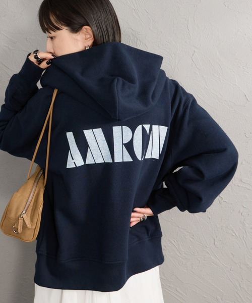 AMERICANA（アメリカーナ）の「【WEB先行予約】[Americana/アメリカーナ] 別注 AMRCN バックプリント ジップフードパーカー（パーカー・レディース・ネイビー/レッド/オートミール・ONESIZE）」の13枚目の写真