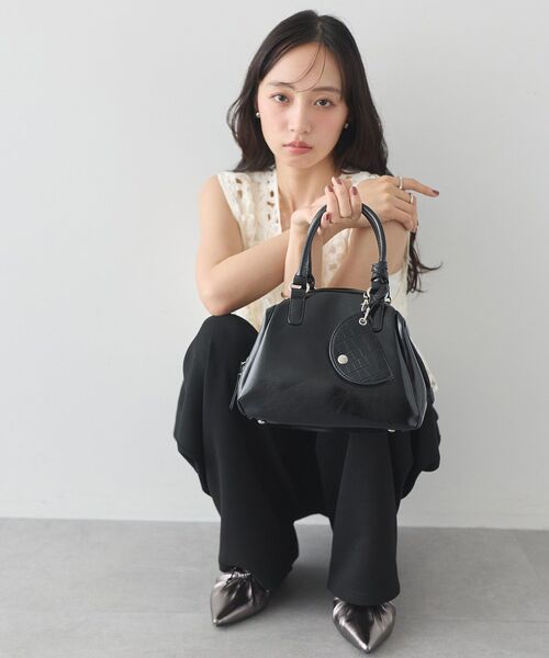 earth music&ecology（アースミュージックアンドエコロジー）の「キーチャーム付フレームボストンバッグ（ボストンバッグ・レディース・ボルドー/ブラック/キャメル・FREE）」の7枚目の写真