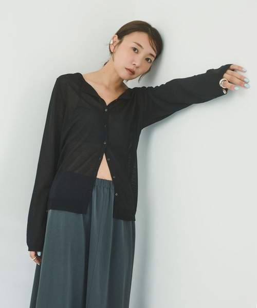 BAYFLOW(ベイフロー)の「【知久友里恵さんコラボ】シアーニットカーディガン(カーディガン/ボレロ・レディース・オフホワイト/ブラック/ラベンダー・FREE)」の19枚目の写真