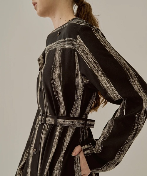 AKIRANAKA(アキラナカ)の「【AKIRANAKA/アキラナカ】Stitch stripe dress BK(ワンピース・レディース・ブラック・1/2)」の6枚目の写真