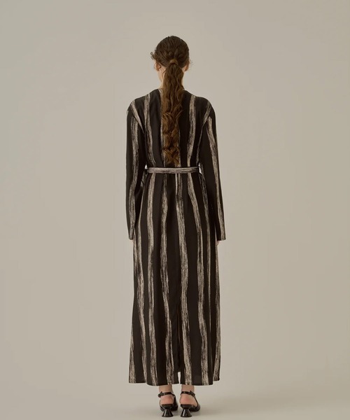AKIRANAKA(アキラナカ)の「【AKIRANAKA/アキラナカ】Stitch stripe dress BK(ワンピース・レディース・ブラック・1/2)」の3枚目の写真