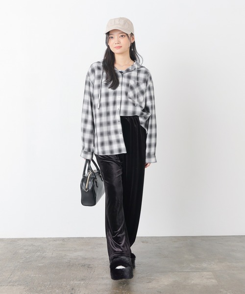 Honeys(ハニーズ)の「ベロアストレートパンツ(その他パンツ・レディース・ブラック系その他2/ブラウン系その他2/ブラック・M/LL/L/S)」の5枚目の写真