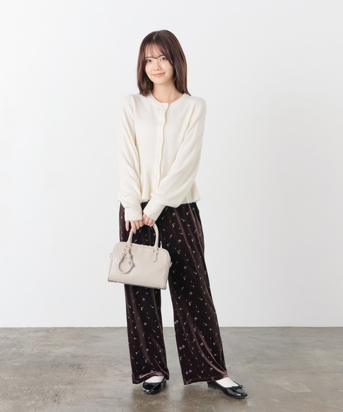 Honeys(ハニーズ)の「ベロアストレートパンツ(その他パンツ・レディース・ブラック系その他2/ブラウン系その他2/ブラック・M/LL/L/S)」の13枚目の写真
