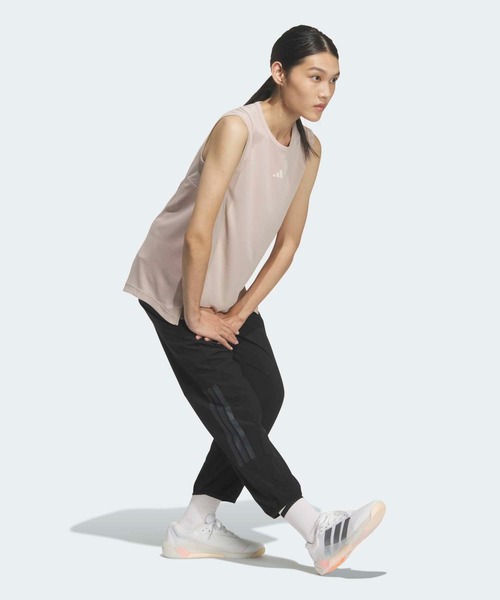 adidas(アディダス)の「トレーニング エッセンシャルズ プラス ルーズフィット クールセンサー ロング レギュラー ノースリーブTシャツ / アディダス adidas(タンクトップ・レディース・ベージュ・XX-LARGE/LARGE/MEDIUM/SMALL/X-LARGE/X-SMALL)」の5枚目の写真
