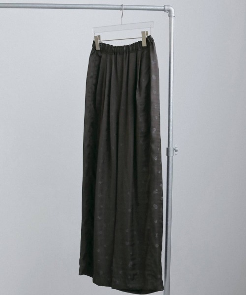 anuke（アンヌーク）の「anuke Flower Jacquard Roughpants（その他パンツ・レディース・ブラウン/グレー・38/36）」の2枚目の写真