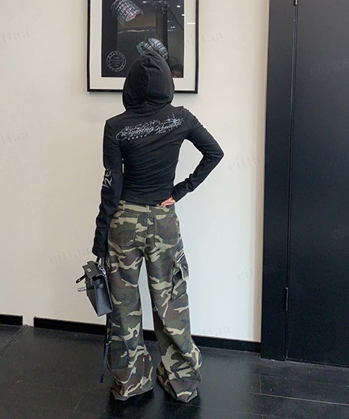 Dalfwin(ダールフィン)の「Y2k袖クロスプリントフード付きスリムフィット長袖トップス(パーカー・レディース・ホワイト/ブラック/グレー・FREE)」の14枚目の写真