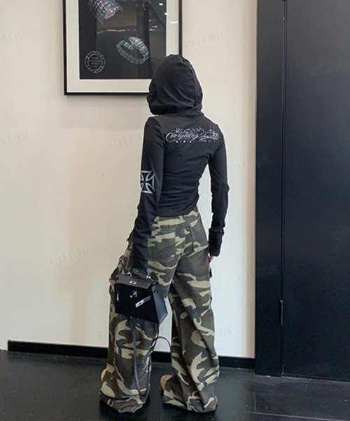Dalfwin(ダールフィン)の「Y2k袖クロスプリントフード付きスリムフィット長袖トップス(パーカー・レディース・ホワイト/ブラック/グレー・FREE)」の18枚目の写真