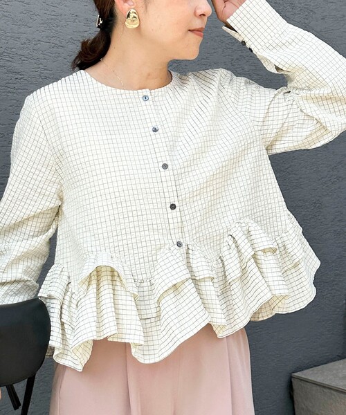 NOLLEY’S（ノーリーズ）の「【WEB限定】ウォッシャブル2WAYチェックペプラムフリルブラウス（シャツ/ブラウス・レディース・ブルー系その他6/ホワイト系その他2・38）」の5枚目の写真