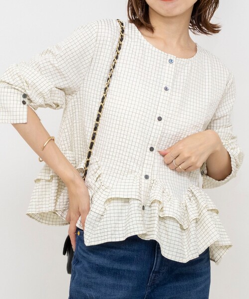 NOLLEY’S（ノーリーズ）の「【WEB限定】ウォッシャブル2WAYチェックペプラムフリルブラウス（シャツ/ブラウス・レディース・ブルー系その他6/ホワイト系その他2・38）」の6枚目の写真