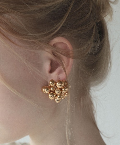 at.(アット)の「【at.】バブルピアス(ピアス(両耳用)・レディース・ゴールド/シルバー/シルバー系/ゴールド系/ホワイト系/ホワイト・ONE SIZE)」の1枚目の写真