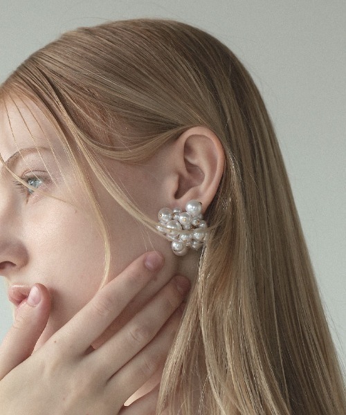 at.(アット)の「【at.】バブルピアス(ピアス(両耳用)・レディース・ゴールド/シルバー/シルバー系/ゴールド系/ホワイト系/ホワイト・ONE SIZE)」の9枚目の写真