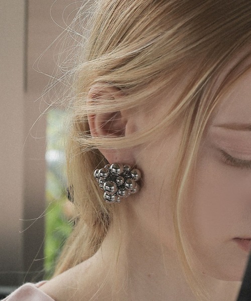 at.(アット)の「【at.】バブルピアス(ピアス(両耳用)・レディース・ゴールド/シルバー/シルバー系/ゴールド系/ホワイト系/ホワイト・ONE SIZE)」の16枚目の写真