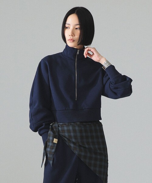 BEAMS BOY(ビームスボーイ)の「maturely / ロング ジップ スタンド オーガニック コットン(スウェット・レディース・ライトブラウン/ネイビー・0/1)」の2枚目の写真