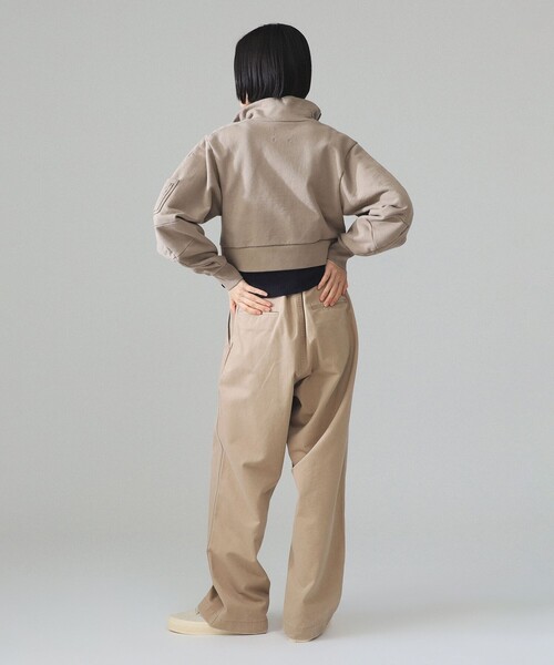 BEAMS BOY(ビームスボーイ)の「maturely / ロング ジップ スタンド オーガニック コットン(スウェット・レディース・ライトブラウン/ネイビー・0/1)」の5枚目の写真