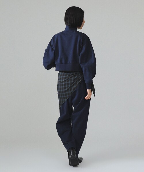 BEAMS BOY(ビームスボーイ)の「maturely / ロング ジップ スタンド オーガニック コットン(スウェット・レディース・ライトブラウン/ネイビー・0/1)」の9枚目の写真