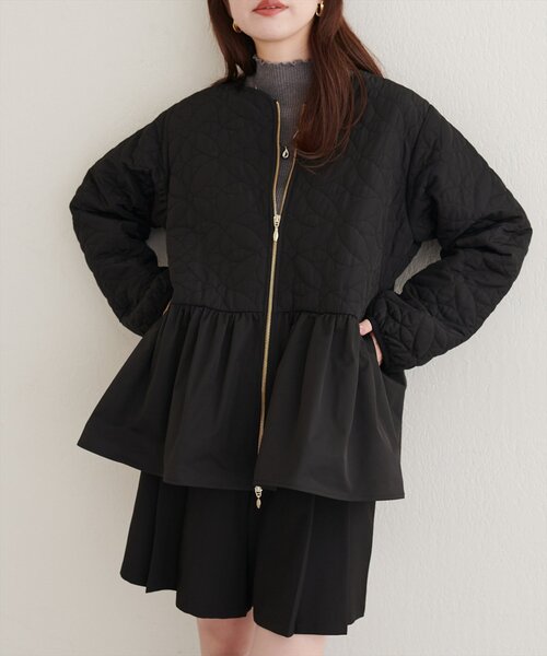 natural couture(ナチュラルクチュール)の「フラワーキルティングペプラムジャケット(ノーカラージャケット・レディース・ブラック/ブラウン/アイボリー・FREE)」の21枚目の写真