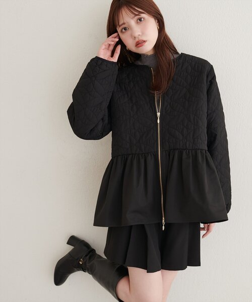 natural couture(ナチュラルクチュール)の「フラワーキルティングペプラムジャケット(ノーカラージャケット・レディース・ブラック/ブラウン/アイボリー・FREE)」の19枚目の写真