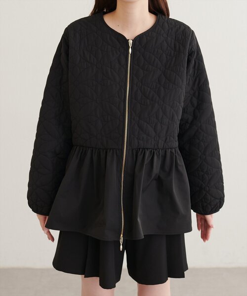 natural couture(ナチュラルクチュール)の「フラワーキルティングペプラムジャケット(ノーカラージャケット・レディース・ブラック/ブラウン/アイボリー・FREE)」の17枚目の写真