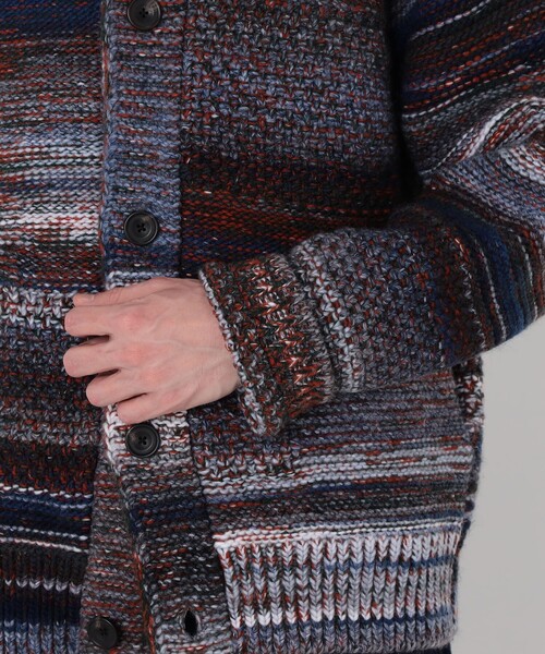 TOMORROWLAND （トゥモローランド）の「【WEB先行予約】TOMORROWLAND tricot パッチワーク チャンキーニットブルゾン（ニット/セーター・メンズ・ブラック/ブルー系その他2/ライトブラウン・S/M）」の10枚目の写真