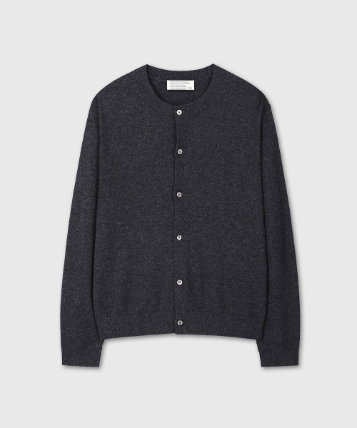 DIVEIN（ダイブイン）の「ROUND NECK KNIT CARDIGAN (CHARCOAL)（カーディガン/ボレロ・メンズ・その他・1/2）」の2枚目の写真