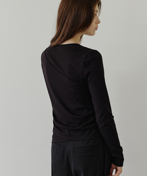 MAKE A TOAST(メイクアトースト)の「SIDE SHIRRING SLIM T-SHIRT(BLACK) MBFFTO004BK(Tシャツ/カットソー・レディース・ブラック・SMALL/MEDIUM)」の4枚目の写真