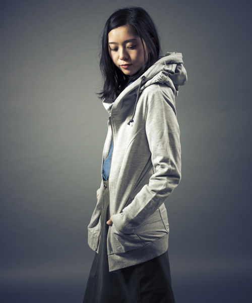 AVIREX（アヴィレックス）の「avirex/ アヴィレックス / STRETCH PRINT PARKA/ ストレッチ　プリント　パーカー（パーカー・レディース・グレー/ブラック・MEDIUM/SMALL）」の10枚目の写真