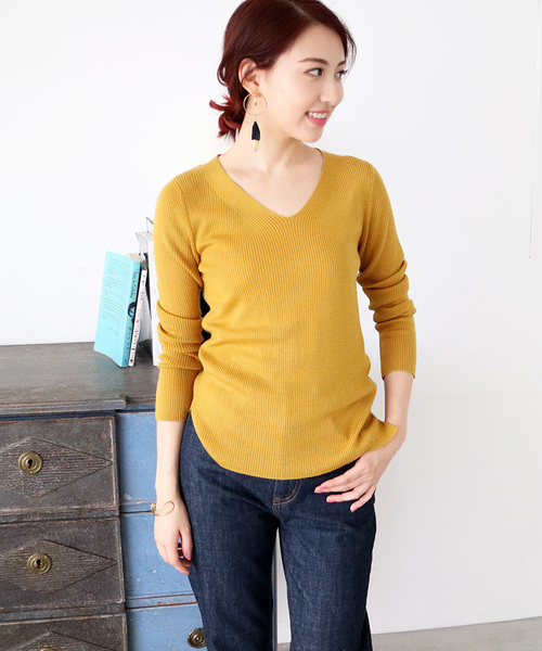 N.（N. Natural Beauty Basic）（エヌエヌナチュラルビューティーベーシック）の「ウールベーシックVネックニット（ニット/セーター・レディース・ホワイト/レッド/ベージュ/イエロー/ネイビー/グレー・MEDIUM）」の5枚目の写真