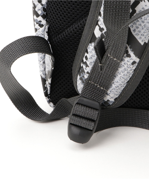 HEAD PORTER(ヘッドポーター)の「PYTHON/LAPTOP DAY PACK(バックパック/リュック・メンズ・アニマル・ONE SIZE)」の8枚目の写真