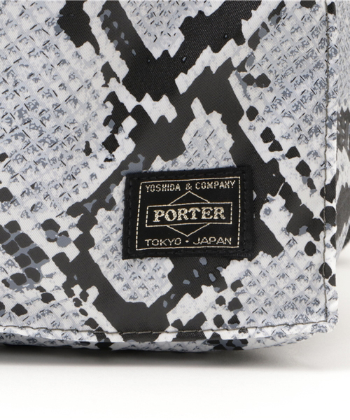 HEAD PORTER(ヘッドポーター)の「PYTHON/LAPTOP DAY PACK(バックパック/リュック・メンズ・アニマル・ONE SIZE)」の9枚目の写真