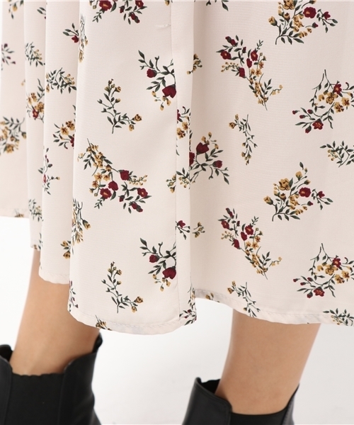 archives（アルシーヴ）の「花柄ロングガウンワンピース（ワンピース・レディース・ネイビー/ブラウン/オフホワイト・MEDIUM）」の10枚目の写真