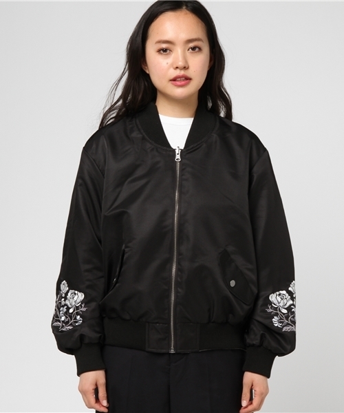 VENCEEXCHANGE（ヴァンスエクスチェンジ）の「袖刺繍リバーシブルブルゾン            （ブルゾン・レディース・ライトグレー/ライトカーキ/ブラック・MEDIUM）」の4枚目の写真