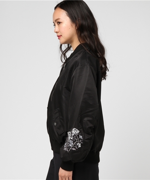 VENCEEXCHANGE（ヴァンスエクスチェンジ）の「袖刺繍リバーシブルブルゾン            （ブルゾン・レディース・ライトグレー/ライトカーキ/ブラック・MEDIUM）」の5枚目の写真